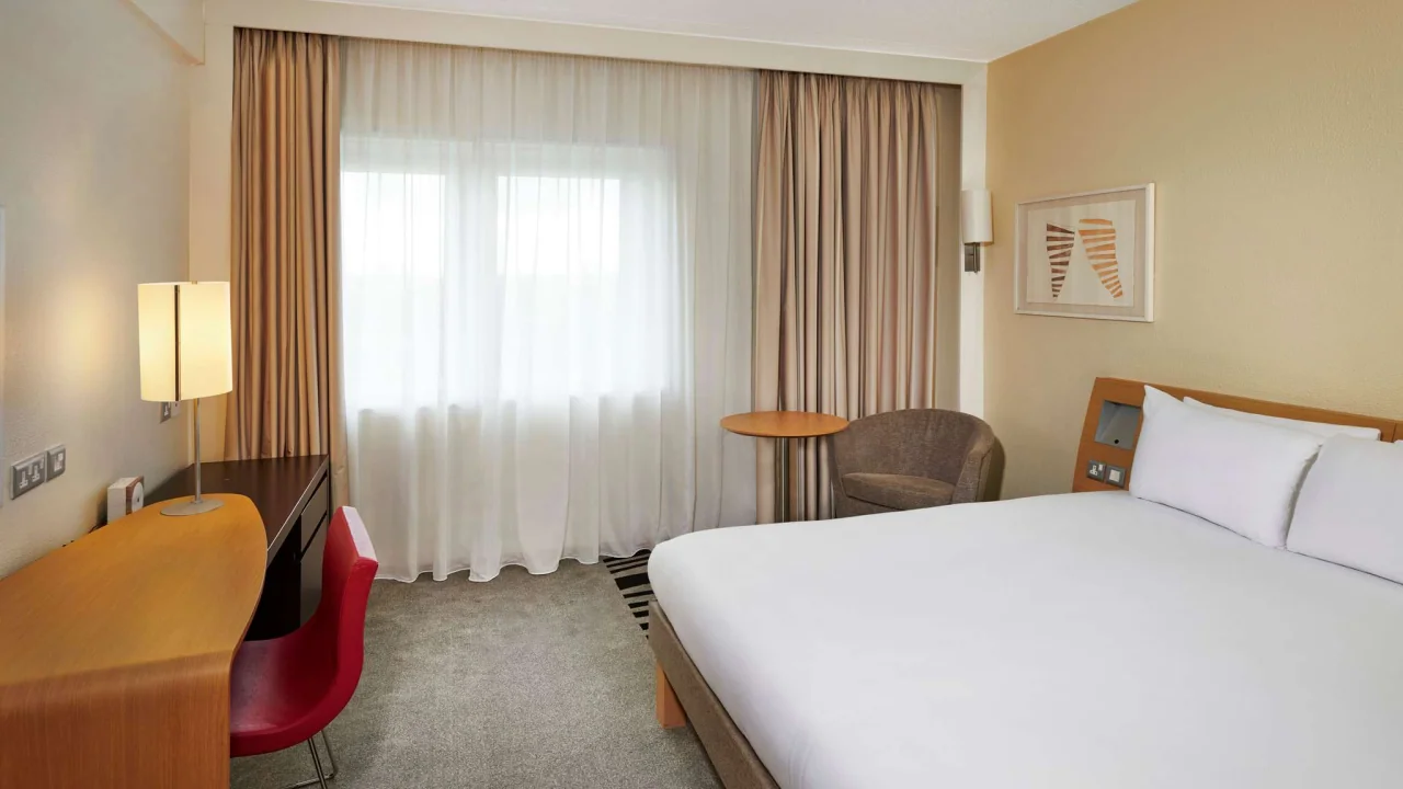 Novotel London West